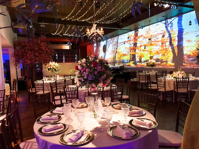 Buffet para festa de 15 anos em São Paulo - Zona Sul com iluminação de pista de dança