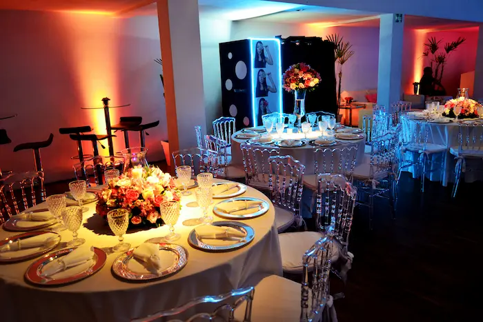 Decoração de gala para buffet de festa de 15 anos no Espaço Fairbanks Vila Olímpia