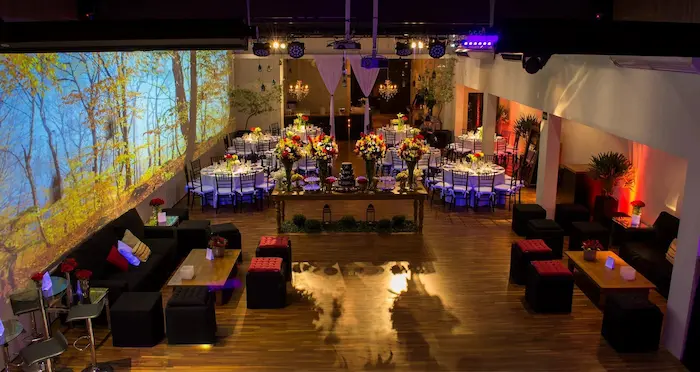 Decoração exclusiva para buffet de festa de 15 anos no Espaço Fairbanks Vila Olímpia